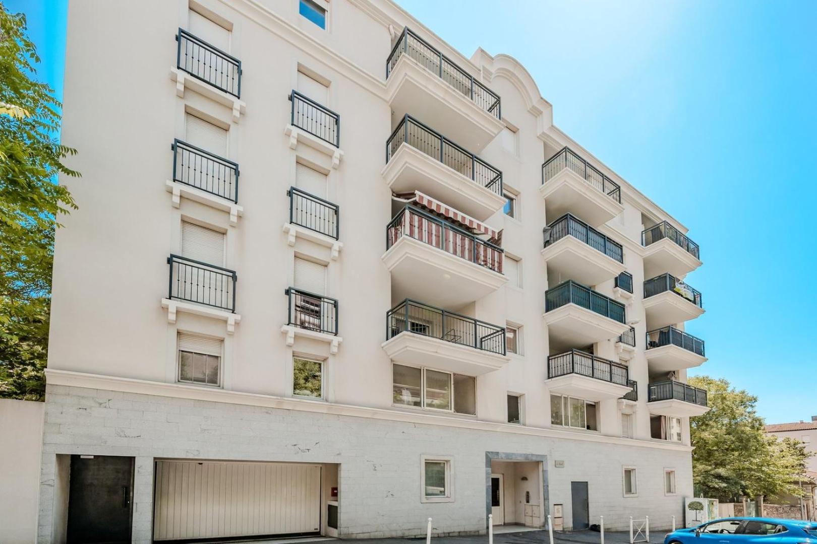 Le Neroli T2 Dernier Etage Avec Terrasse Et Garage Apartment Toulon Exterior photo